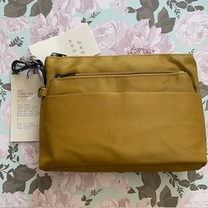 A new day bag organizer pouches